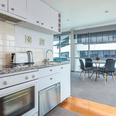 Ferienwohnung Stunning Waterfront Location With Huge Balcony! Auckland Exterior foto