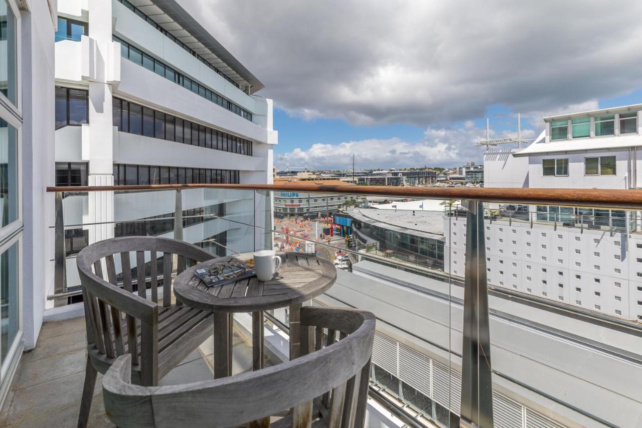 Ferienwohnung Stunning Waterfront Location With Huge Balcony! Auckland Exterior foto